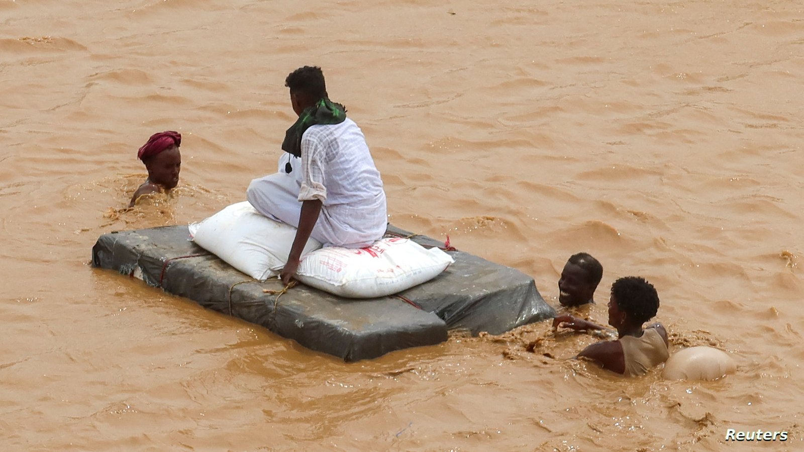 ارتفاع عدد ضحايا الفيضانات بالسودان وظهور مرض “سريع العدوى”