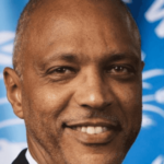 حكومة البرهان تطرد مسؤوليْن في “الغذاء العالمي” من السودان